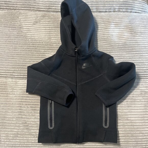 Nike Sportswear Tech Fleece Extended Kids Size 4 NWOT - Picture 1 of 9